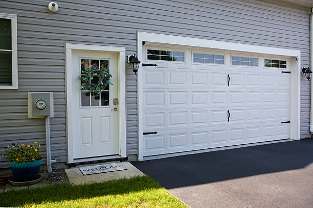 24/7 Emergency Garage Door Panel Replacement experts in Lake Park, NC